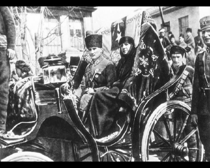 Atatürk'ün bu fotoğraflarını belkide hiç görmediniz... galerisi resim 94