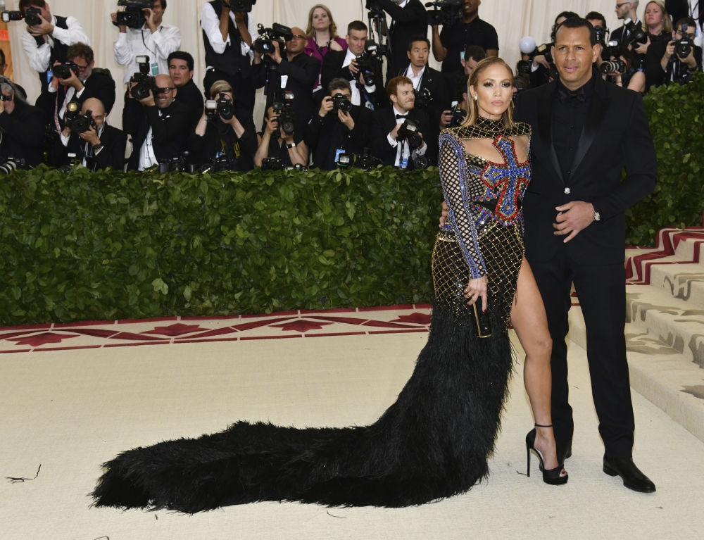 New York’ta düzenlenen Met Gala 2018'in geceye damga vuran kıyafetl galerisi resim 11
