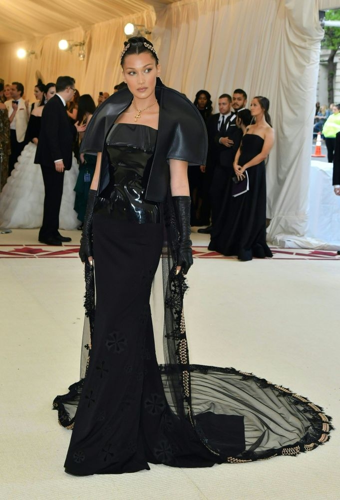 New York’ta düzenlenen Met Gala 2018'in geceye damga vuran kıyafetl galerisi resim 2