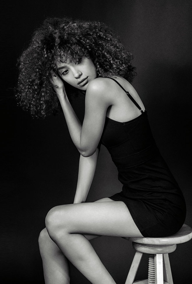 Azerbaycanlı model, bekaretini satışa çıkardı galerisi resim 3