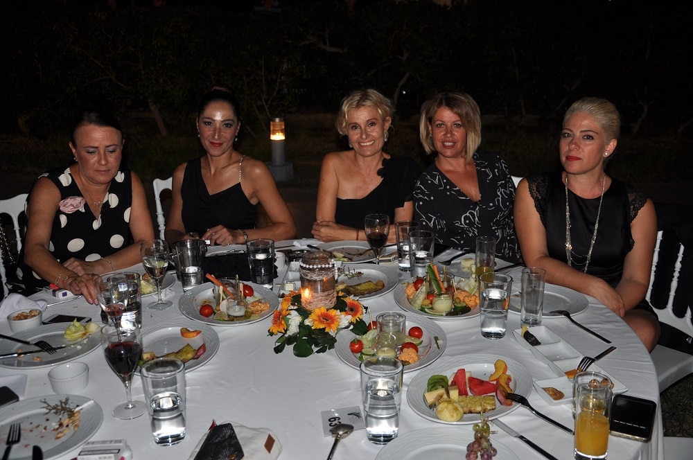 Emel Sayın Mağusa'yı salladı galerisi resim 5