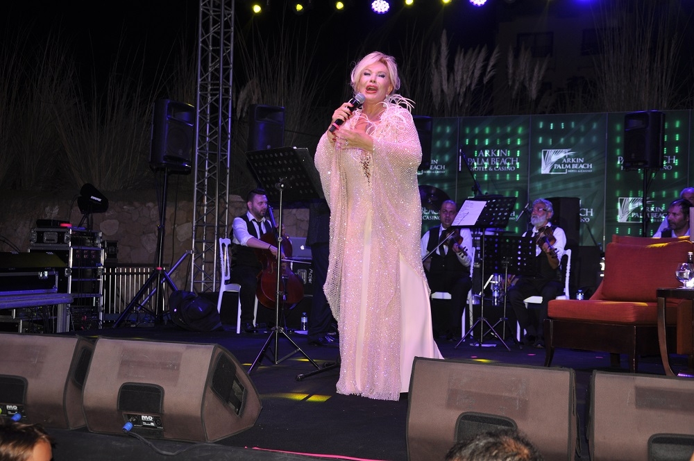 Emel Sayın Mağusa'yı salladı galerisi resim 8