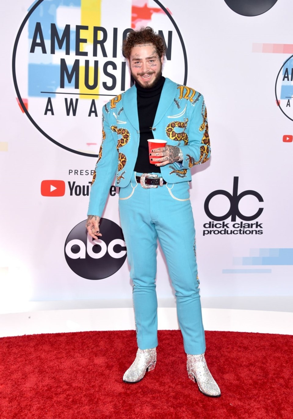 2018 Amerikan Müzik Ödülleri'nde kırmızı halı şıklığı galerisi resim 4