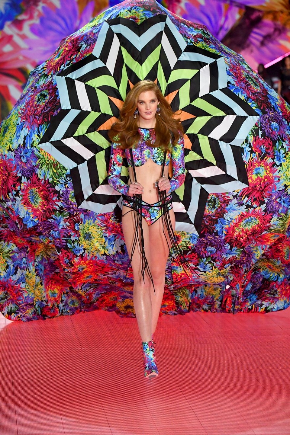 Victoria's Secret mankenleri yürek hoplattı galerisi resim 23