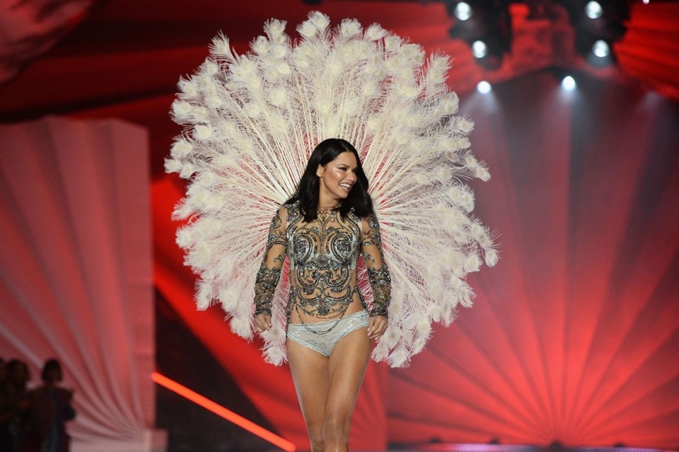 Victoria's Secret mankenleri yürek hoplattı galerisi resim 24