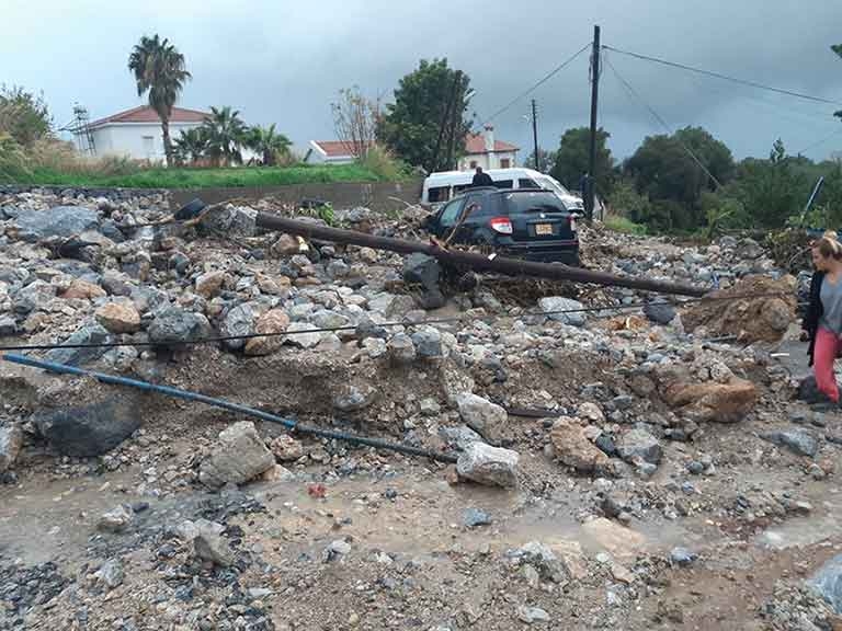 Ülke savaş alanı gibi felaket ürkütücü boyutta galerisi resim 2