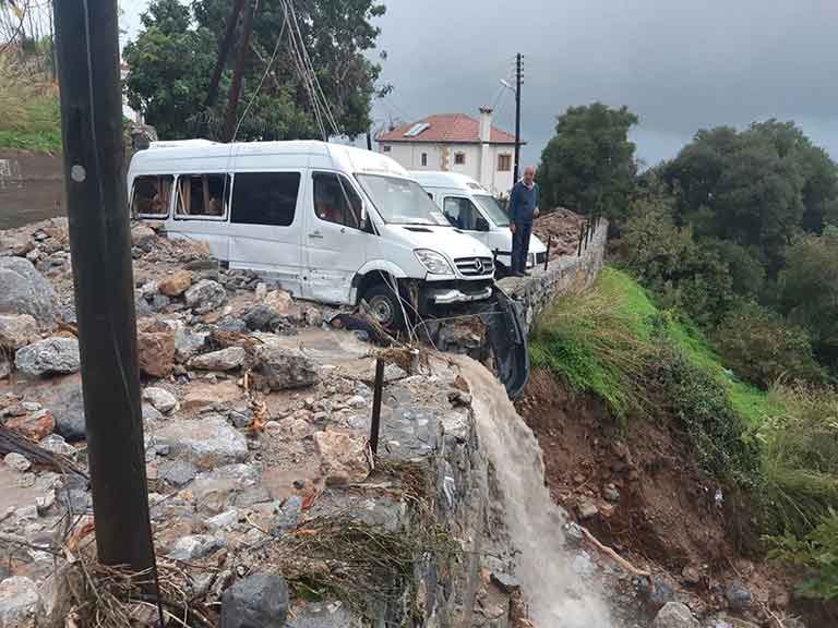 Ülke savaş alanı gibi felaket ürkütücü boyutta galerisi resim 5