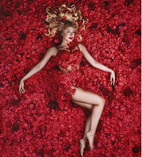 Hadise orta parmağını takipçilerine hediye etti! galerisi resim 11