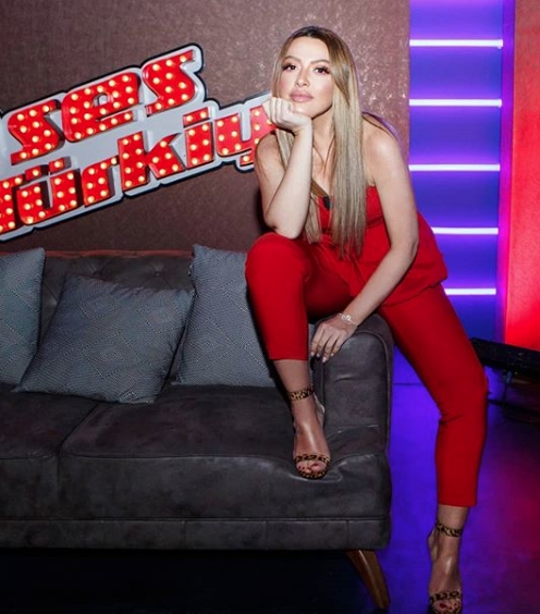 Hadise orta parmağını takipçilerine hediye etti! galerisi resim 3