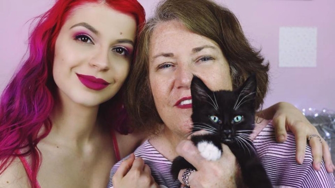 24 yaşındaki YouTube yıldızı,61 yaşındaki kız arkadaşına evlenme teklif galerisi resim 10