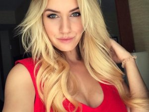Dünyanın en çekici golfçüsü Paige Spiranac