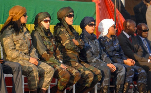 Dünya ordularındaki kadın askerler galerisi resim 10