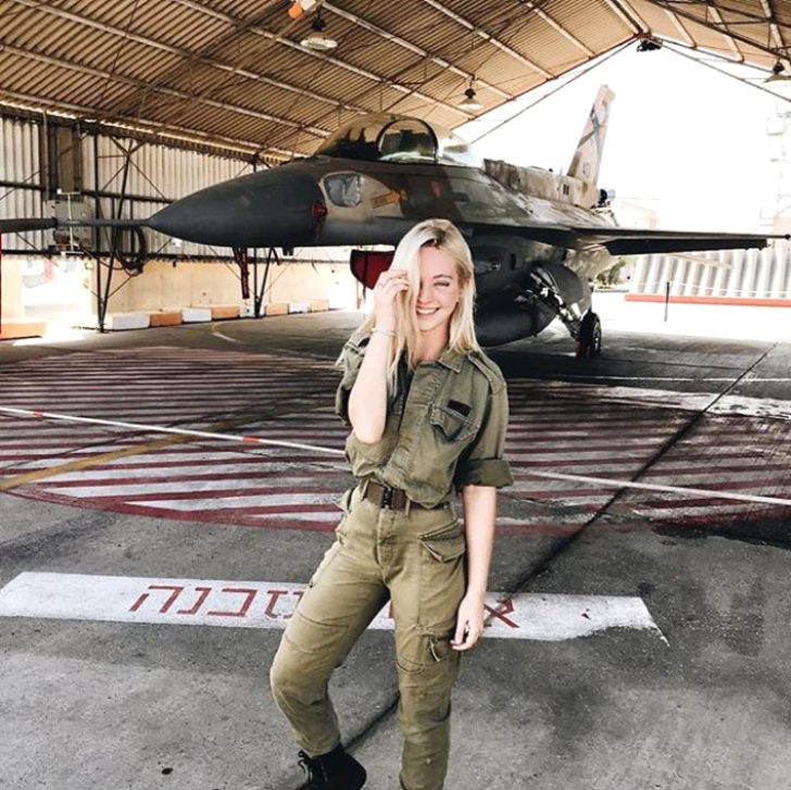 Dünya ordularındaki kadın askerler galerisi resim 7