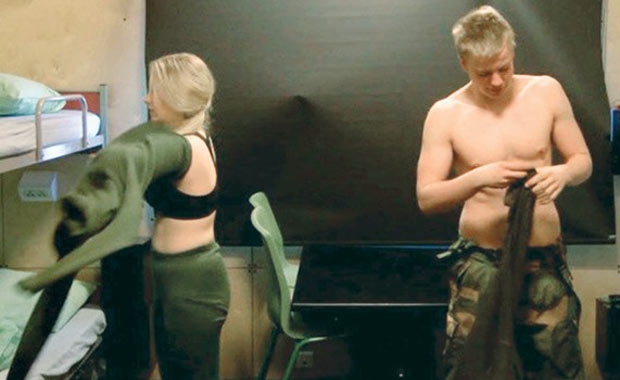 Dünya ordularındaki kadın askerler galerisi resim 9