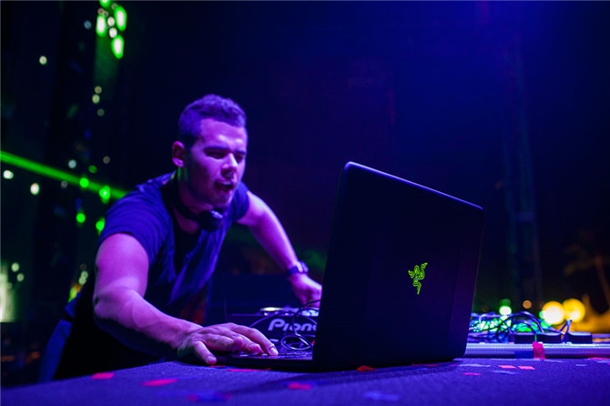 En Çok Kazanan Ünlü DJ'ler galerisi resim 8