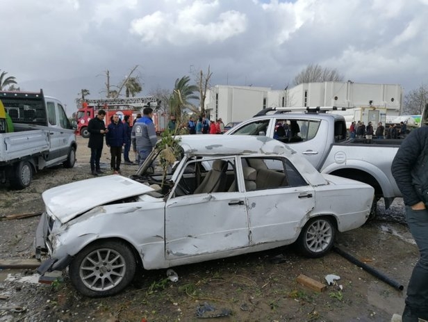 Antalya'da Hortum böyle iz bıraktı! galerisi resim 20
