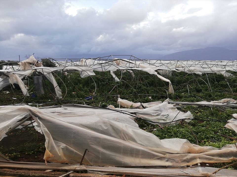 Antalya'da Hortum böyle iz bıraktı! galerisi resim 3