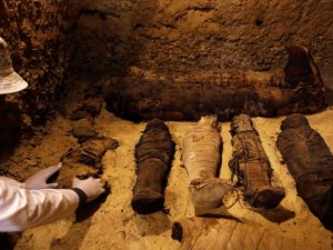 Mısır'da 12'si çocuklara ait 50 mumya bulundu