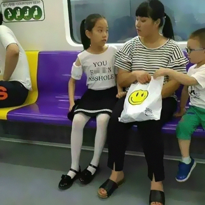 Gördüğünüz Zaman “Neden” Diye Sorgulayacağınız Korkunç Kıyafetler galerisi resim 19