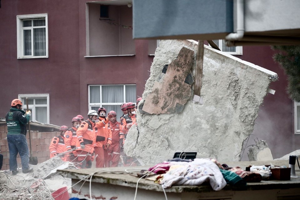 Zamana karşı yarış: Enkazdan ses geldi galerisi resim 13