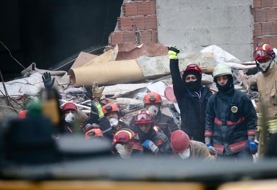 Zamana karşı yarış: Enkazdan ses geldi galerisi resim 14