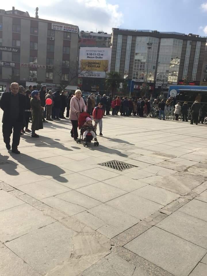 Türkiye'den ucuz sebze kuyrukları galerisi resim 1