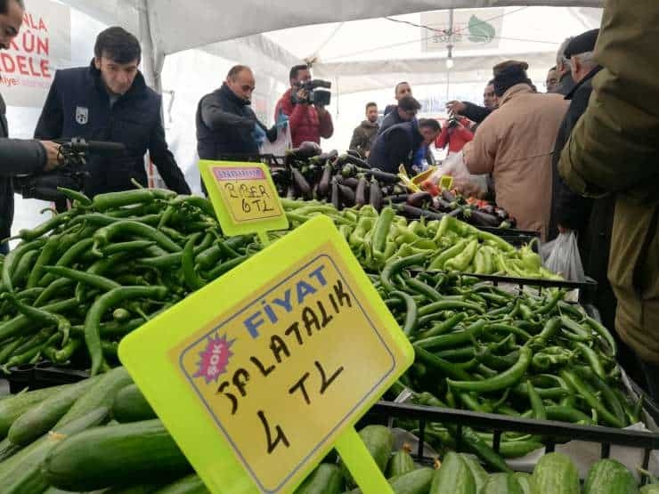 Türkiye'den ucuz sebze kuyrukları galerisi resim 12