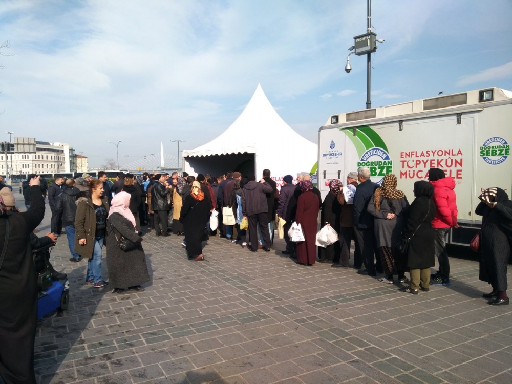 Türkiye'den ucuz sebze kuyrukları galerisi resim 7