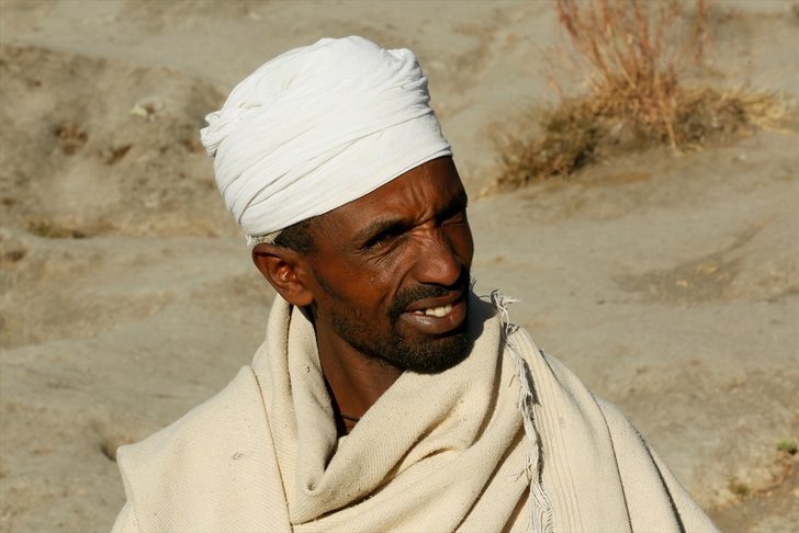 Tanrı'yla konuşmak için 3 bin 100 metre tırmanıyorlar! galerisi resim 15