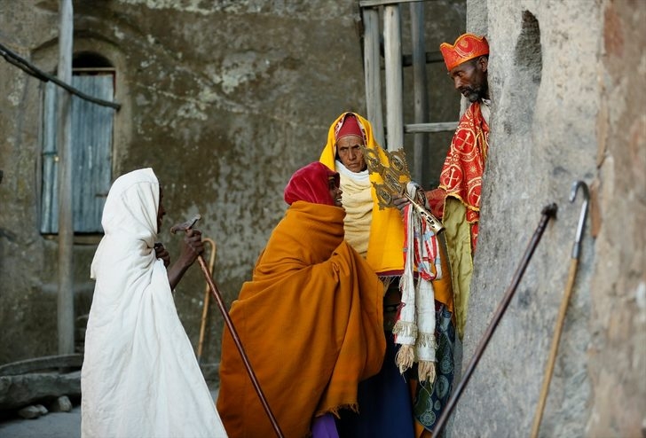 Tanrı'yla konuşmak için 3 bin 100 metre tırmanıyorlar! galerisi resim 18