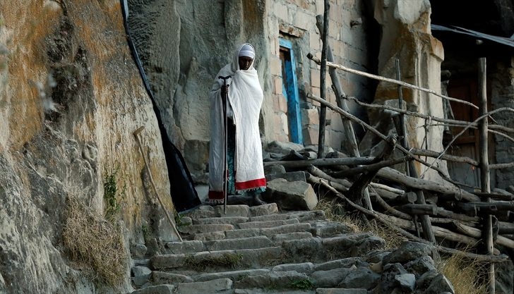 Tanrı'yla konuşmak için 3 bin 100 metre tırmanıyorlar! galerisi resim 7