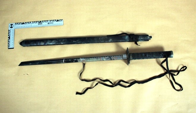 Kıskanç kadın, sevgilisini samuray kılıcıyla doğramaya çalıştı! galerisi resim 3