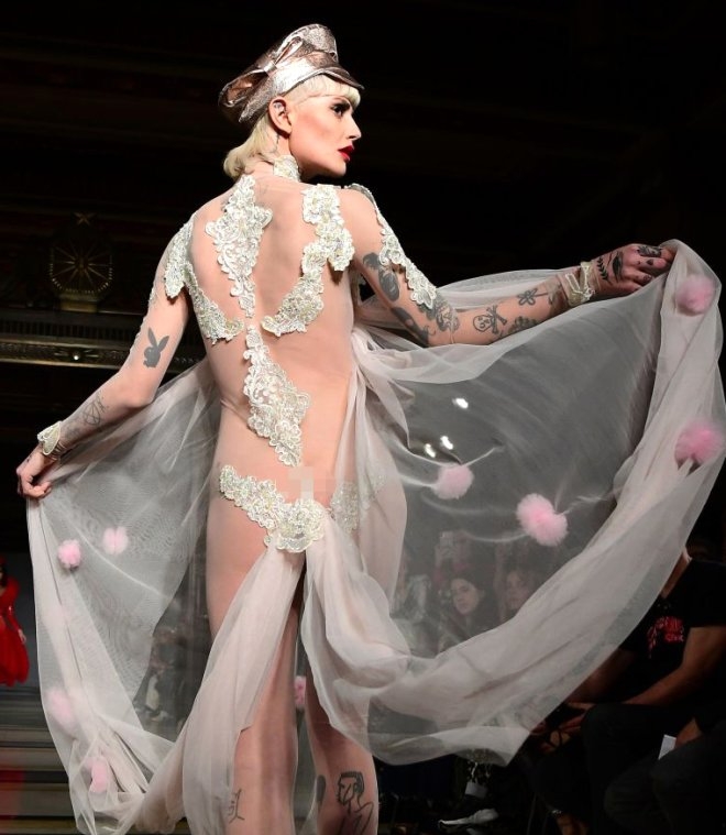 Şeffaf ve kırbaçlı defile galerisi resim 5