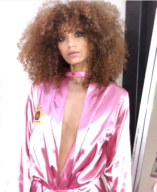 Azeri Model Mahbuba Mammadzada, Bekaretini 2 Milyon Sterline Sattı galerisi resim 6