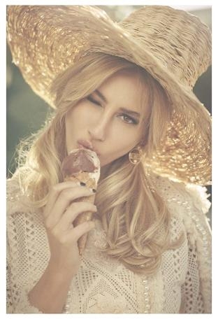 Şeyma Subaşından Lolita pozu! galerisi resim 1