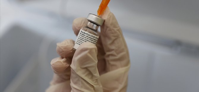 BioNTech ve Pfizer, Kovid-19 aşısının AB'de 12-15 yaş aralığında kullanımı için EMA'ya başvurdu