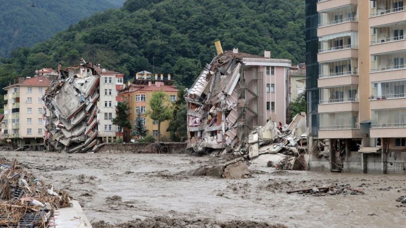 Sel felaketinde hayatını kaybedenlerin sayısı 44'e yükseldi - Vimarsana News