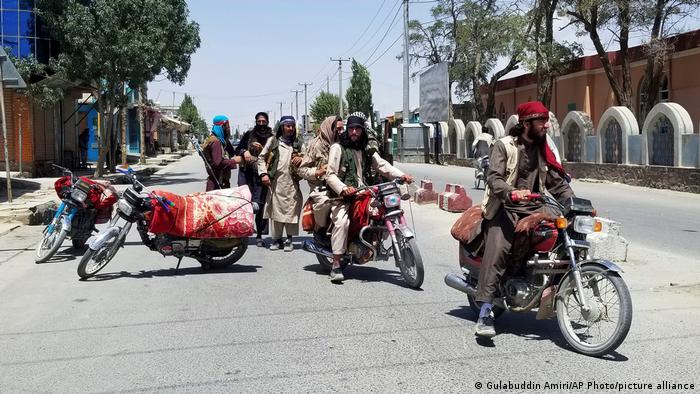 Taliban başkent Kabil'e yaklaşıyor - Vimarsana News