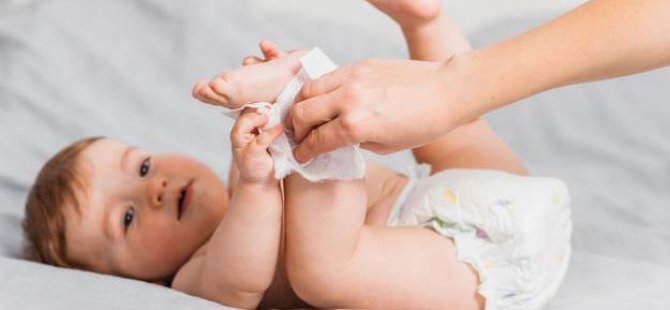 Bebeklerde Islak Mendilin Zararları