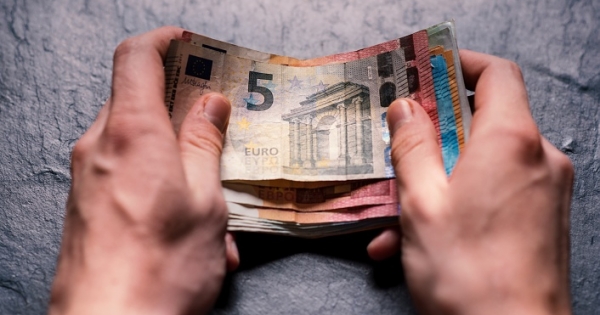 Güney Kıbrıs’ta her 5 haneden 1’i ihtiyaçlarını gideremiyor