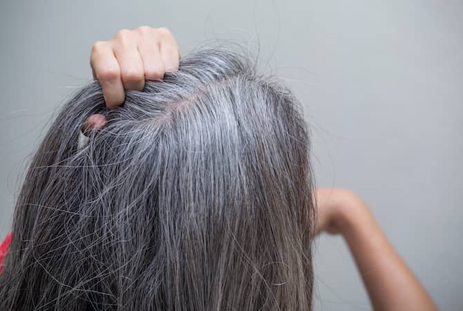 Saç bakımında yanlış bilinenler: Şampuan saçı gerçekten onarabilir mi?