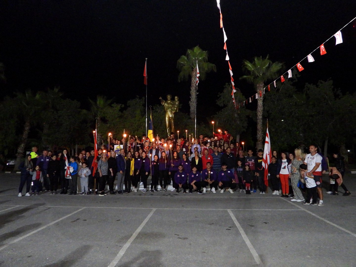 İskele Belediyesi, Cumhuriyet Bayramı dolayısıyla Fener Alayı ve Cumhuriyet Yürüyüşü düzenledi