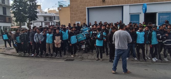 Güney Kıbrıs'ta Wolt paketçileri düşük maaş ve güvenlik gerekçesiyle grevde