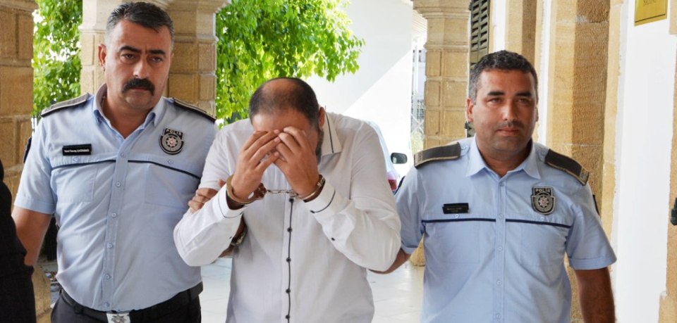 Ürünleri sattı, parayı cebe attı