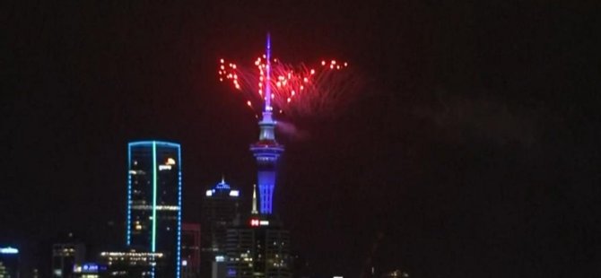 Dünya yeni yıla girmeye başladı