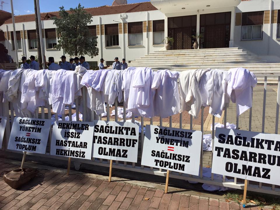 Tıp-İş: Sağlık şaka kaldırmaz, halkın sağlığı sizin siyasi geleceğinizden daha değerlidir!