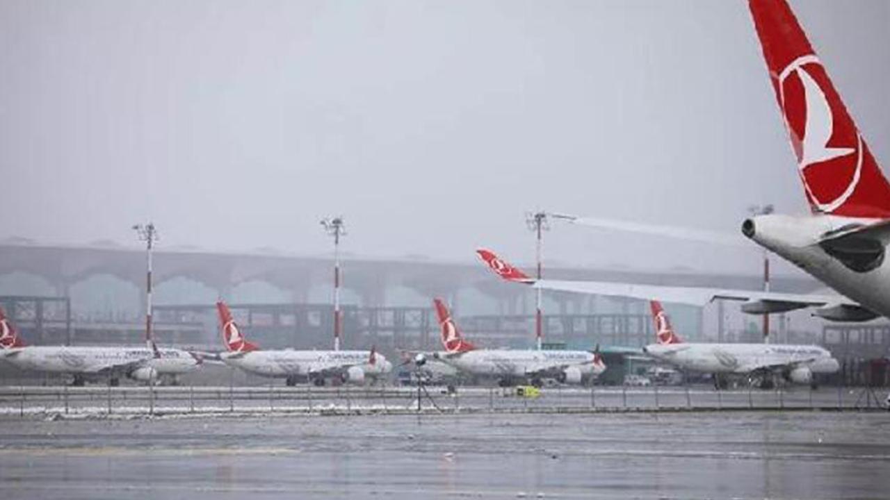 THY uçağı pistten çıktı