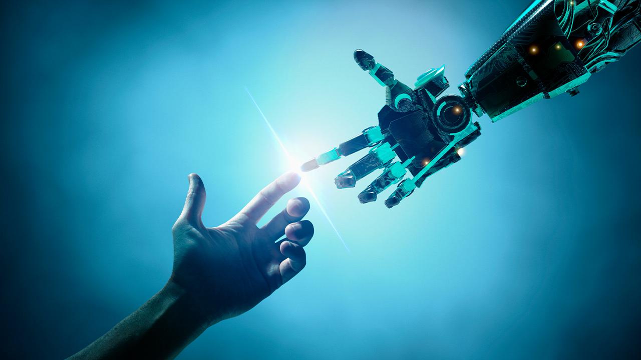 İlk kan döküldü: Tesla fabrikasında robot, çalışana saldırdı