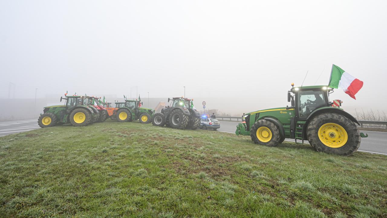 Çiftçilerin protestoları Avrupa'nın birçok ülkesine yayıldı
