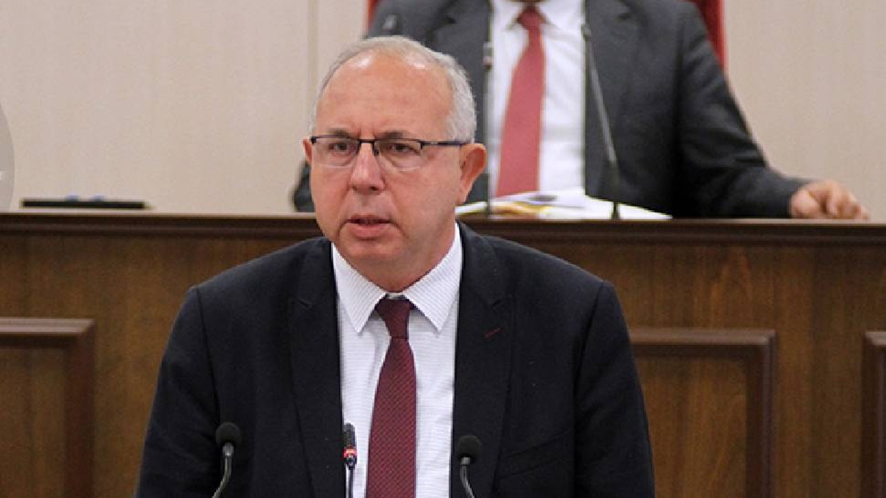 Birinci: Ülkede nüfusun artmasına paralel kamu hastaneleri tıkandı